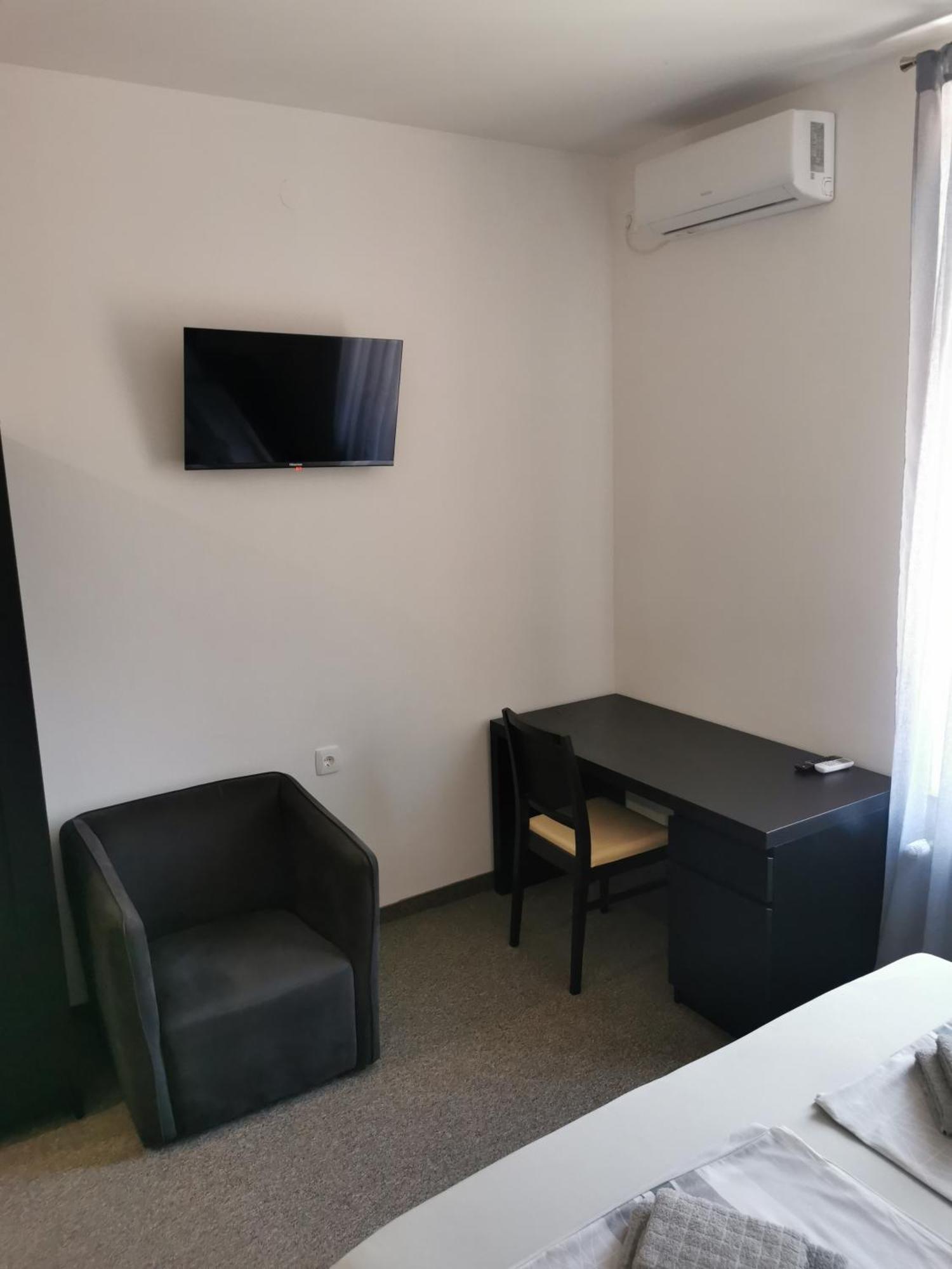 Business Club Hotel Slatina  Cameră foto